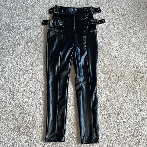 Black leather pants by Shein - Picture 1 of 11